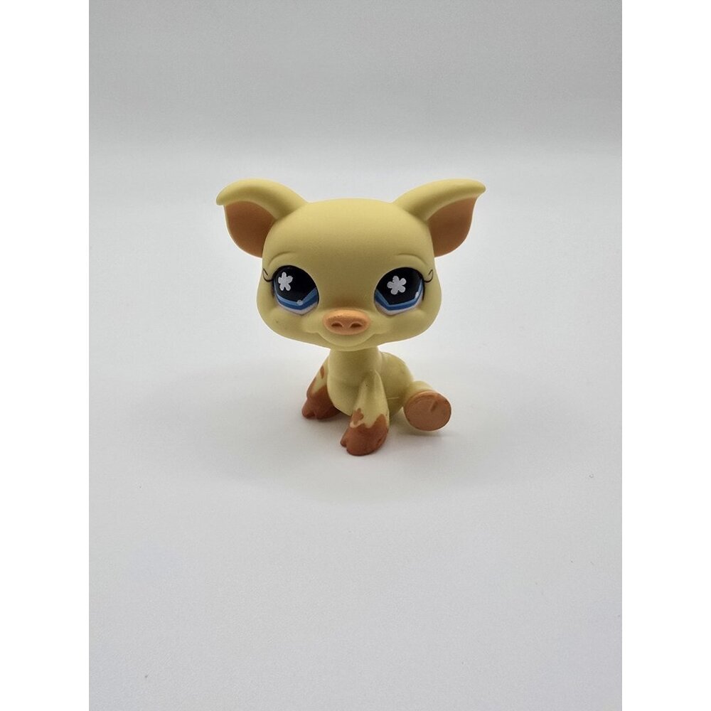 Littlest Pet Shop LPS Yellow Pig Blue Star Eyes Hasbro #475